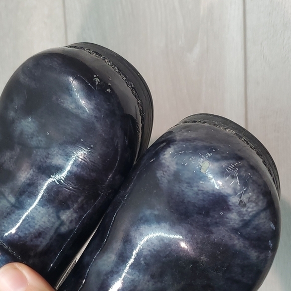 Dansko Women XP 2.0 Pewter Marbled Patent Leather Comfort Clogs Shoes sz 5 - Picture 5 of 14